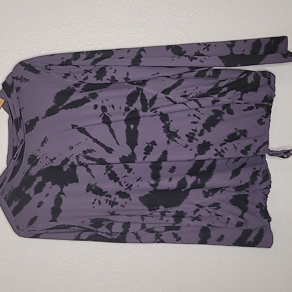 Mountian hardwear top